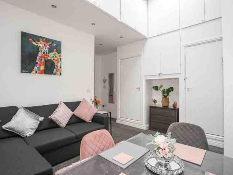 Beeches Bach, 1 Bedroom Cottage With Hot Tub Prestatyn Zewnętrze zdjęcie